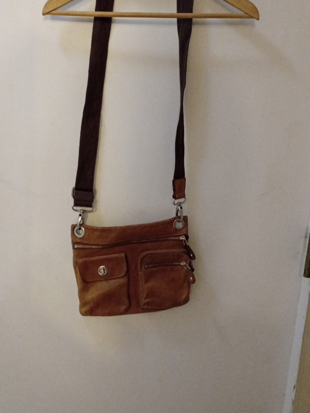Roots Iconic Village Tribe Leather Embossed Crossbody Adjustable Strap Tan Bag - Picture 15 of 16